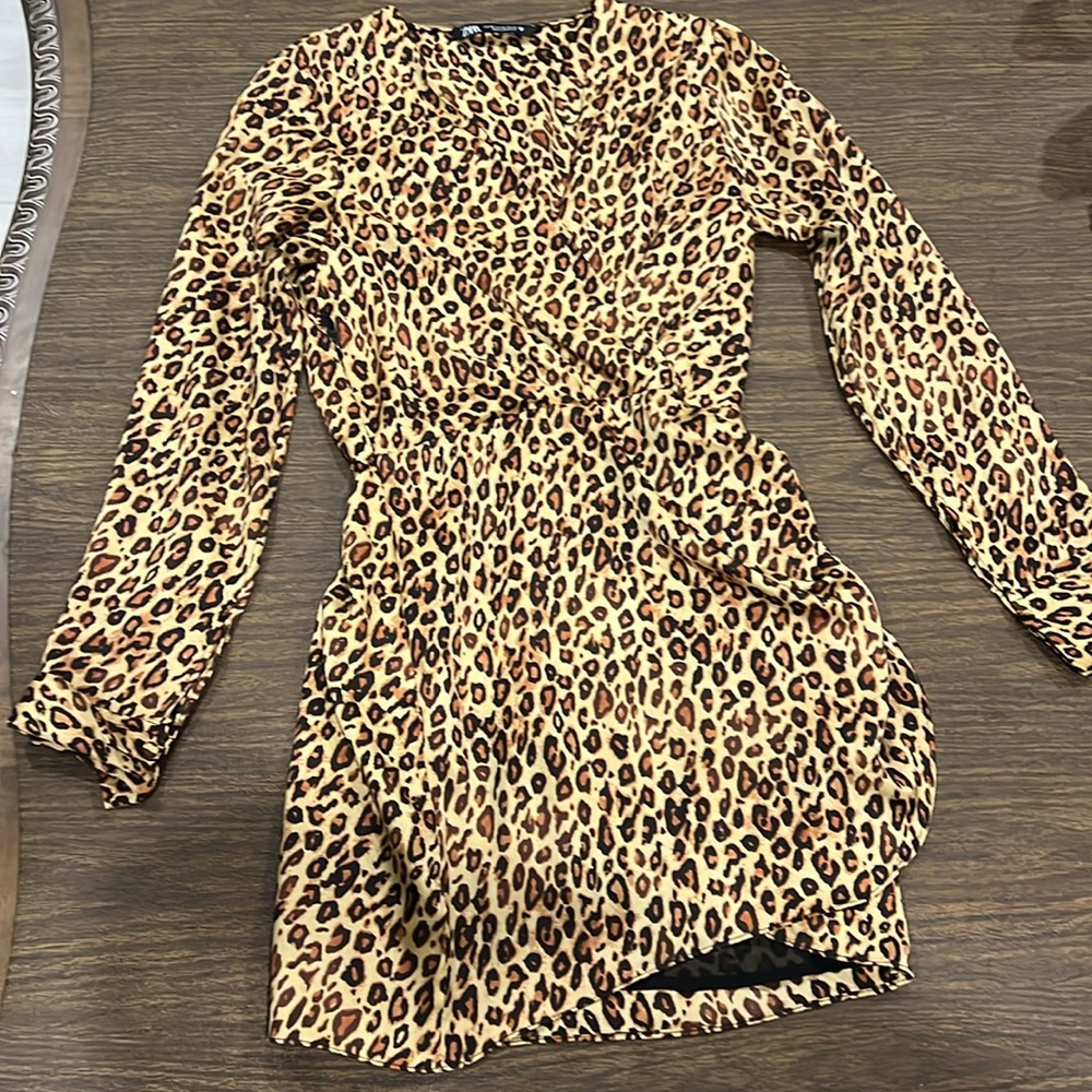 V-Neck animal print dress
